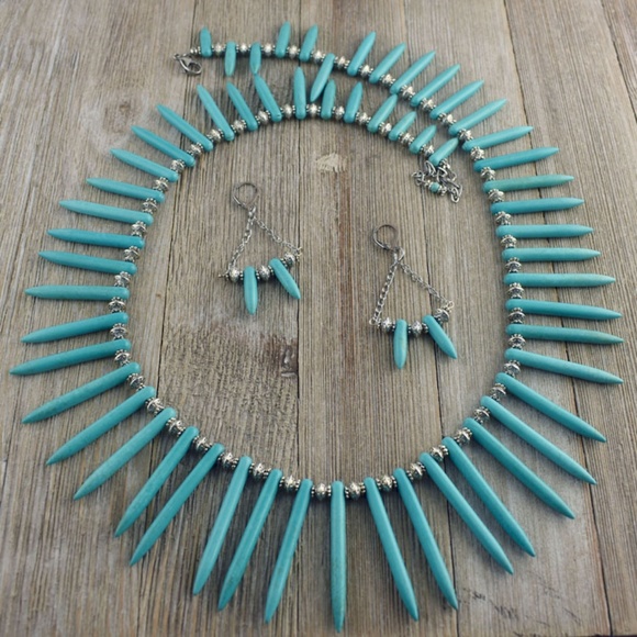 *HOST PICK* Turquoise Spike Necklace & Earring Set - Picture 2 of 5